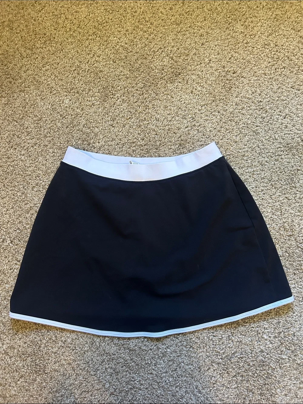 ALO Yoga Black Skort with White Trim